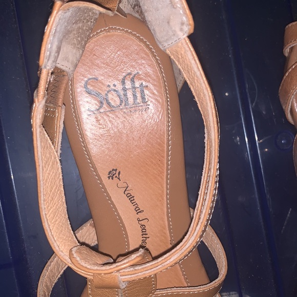 Sofft tan Sandals - Picture 4 of 6